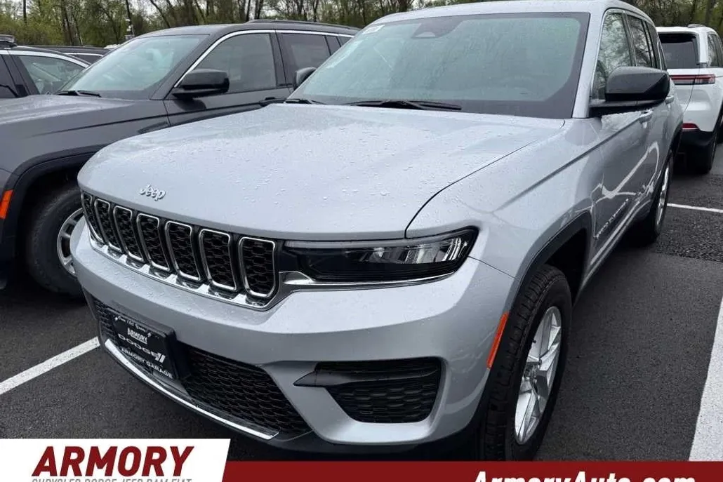 2025 Jeep Grand Cherokee Laredo X photo 1