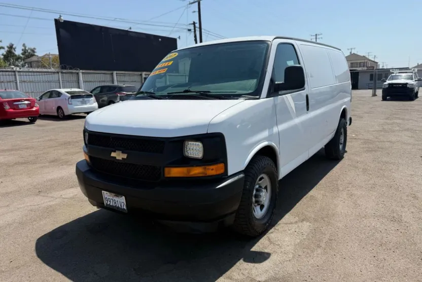 2017 Chevrolet Express 2500 Cargo Van photo 1