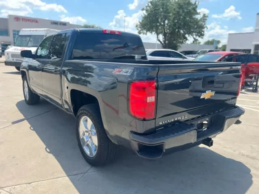 2017 Chevrolet Silverado 1500 Z71 LT photo 1