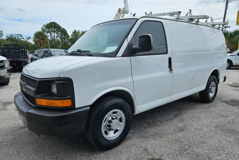 2014 Chevrolet Express 2500 Cargo photo 1