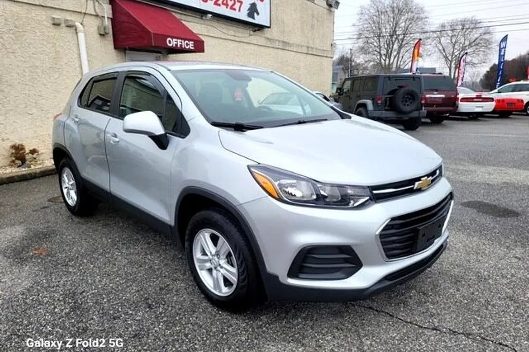 2020 Chevrolet Trax LS photo 1
