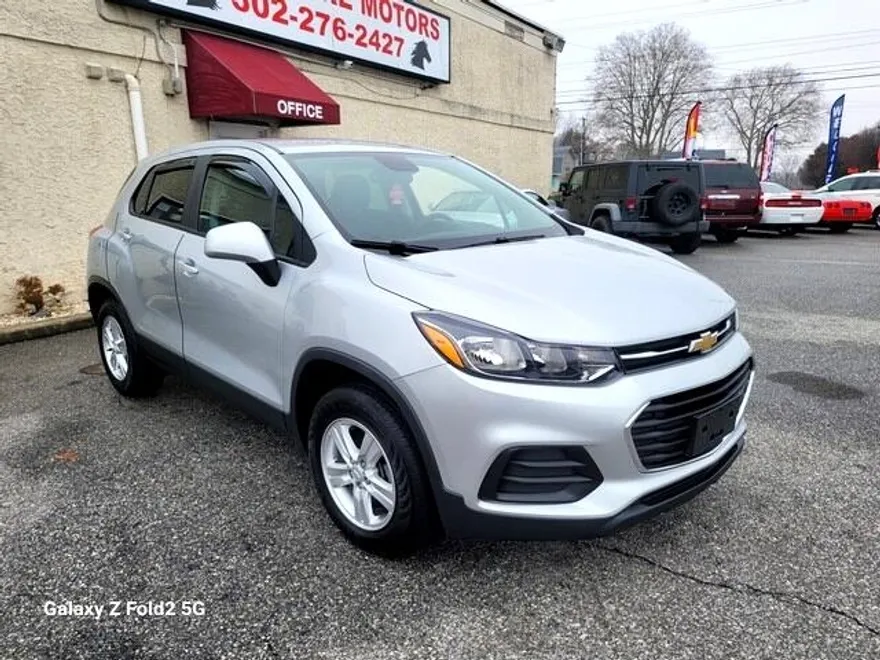 2020 Chevrolet Trax LS photo 1