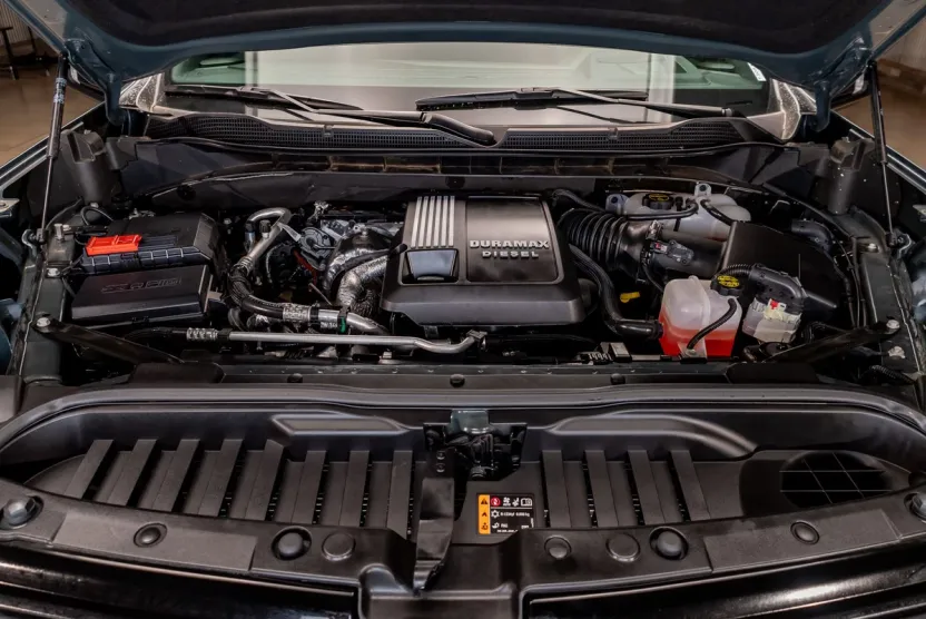 2025 Chevrolet Silverado 1500 ZR2 photo 1