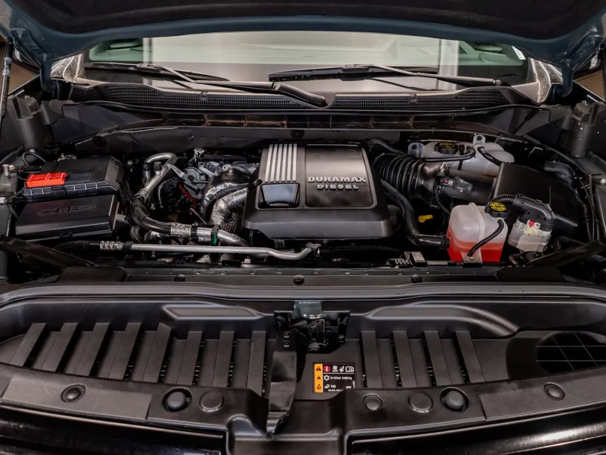 2025 Chevrolet Silverado 1500 ZR2 photo 1