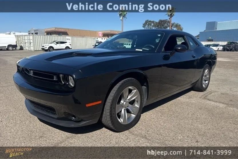 2018 Dodge Challenger SXT photo 1