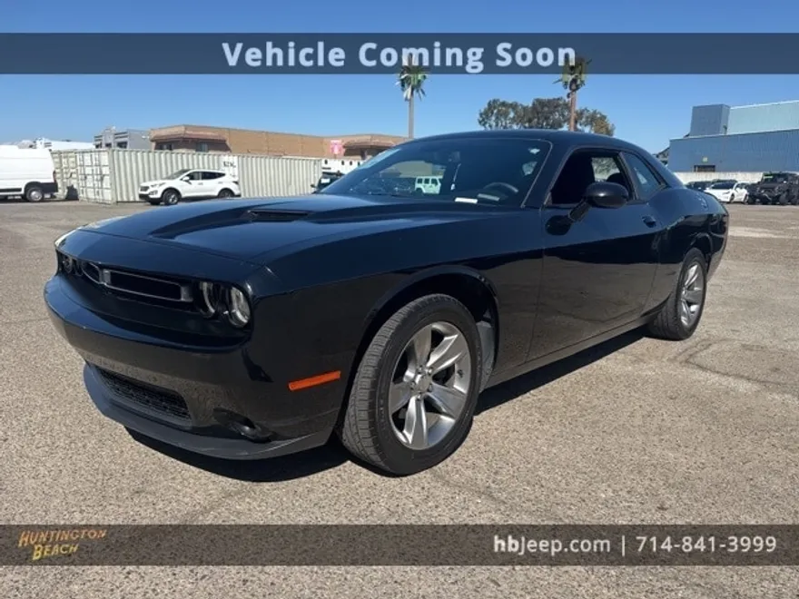 2018 Dodge Challenger SXT photo 1