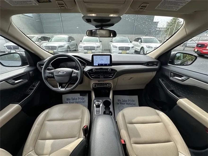 2020 Ford Escape SEL photo 1