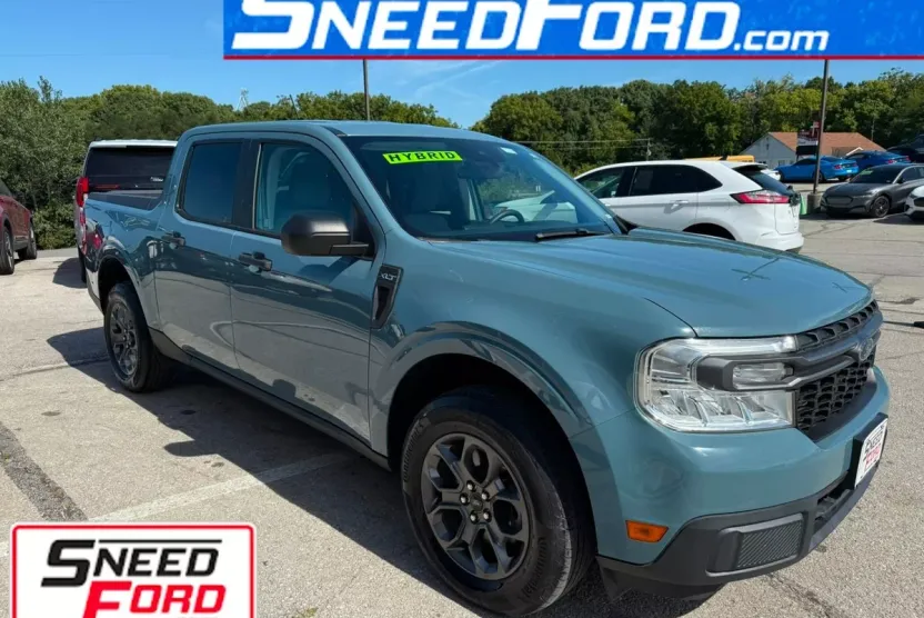 2022 Ford Maverick XLT photo 1