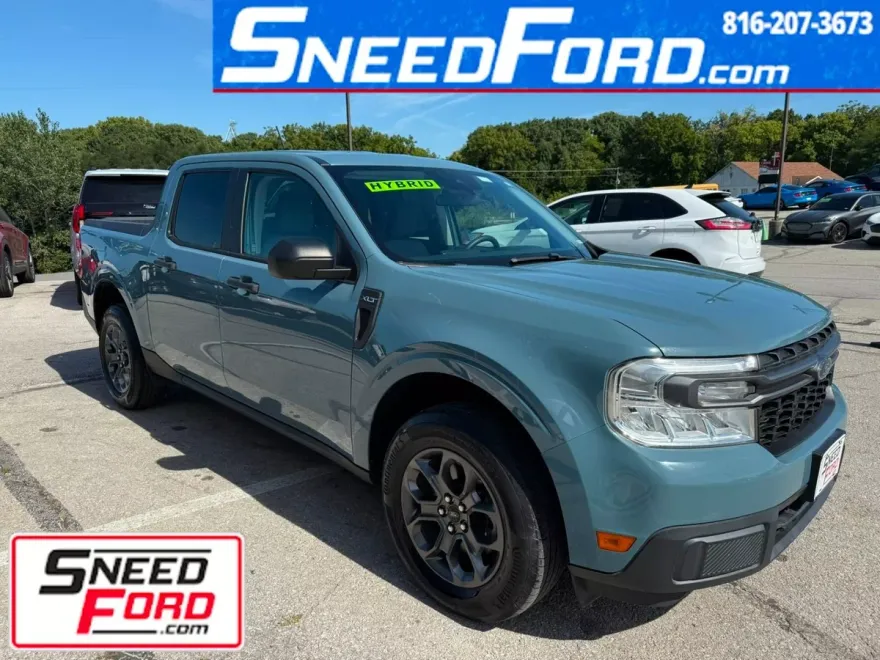 2022 Ford Maverick XLT photo 1