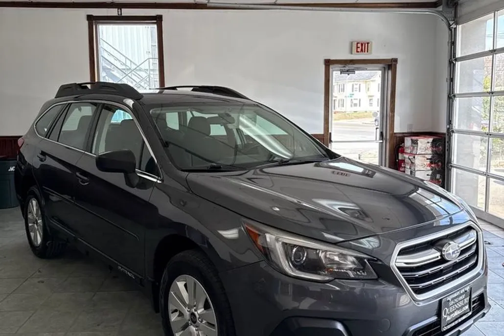 2018 Subaru Outback 2.5i photo 1