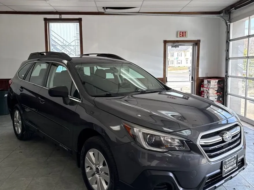 2018 Subaru Outback 2.5i photo 1