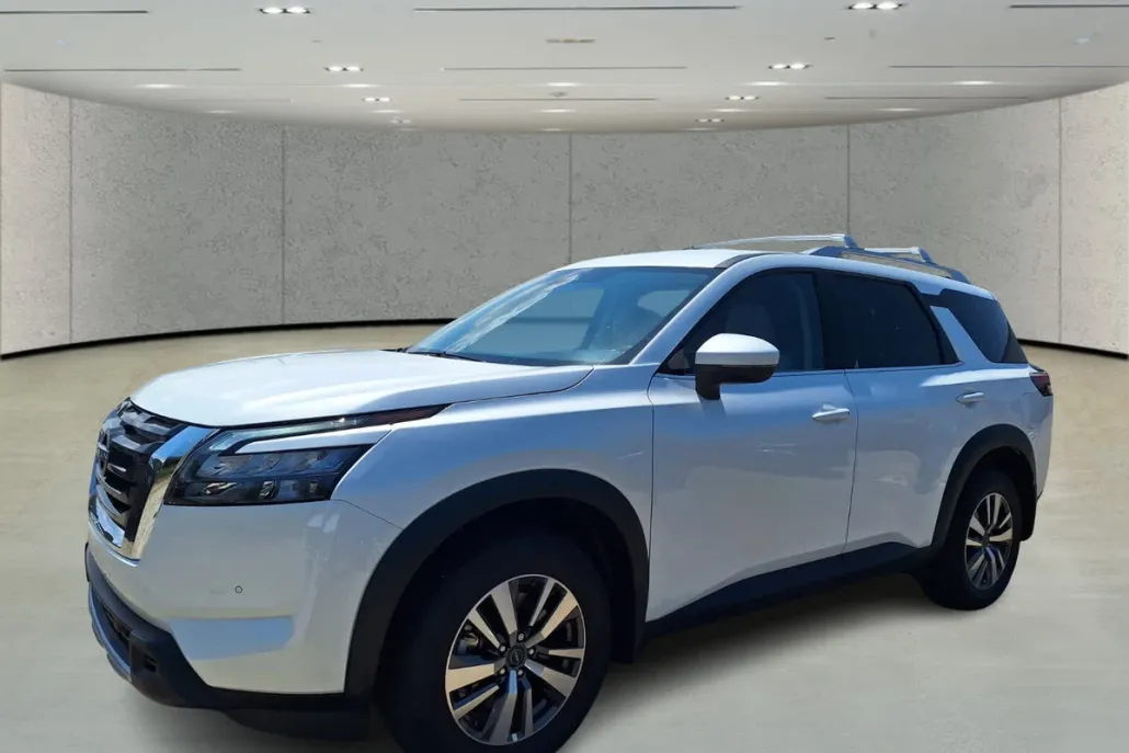 2025 Nissan Pathfinder SL photo 1