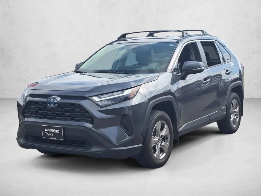 2024 Toyota RAV4 Hybrid LE photo 1