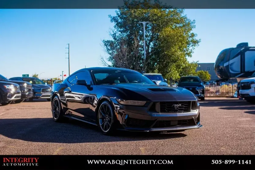 2024 Ford Mustang Dark Horse photo 1