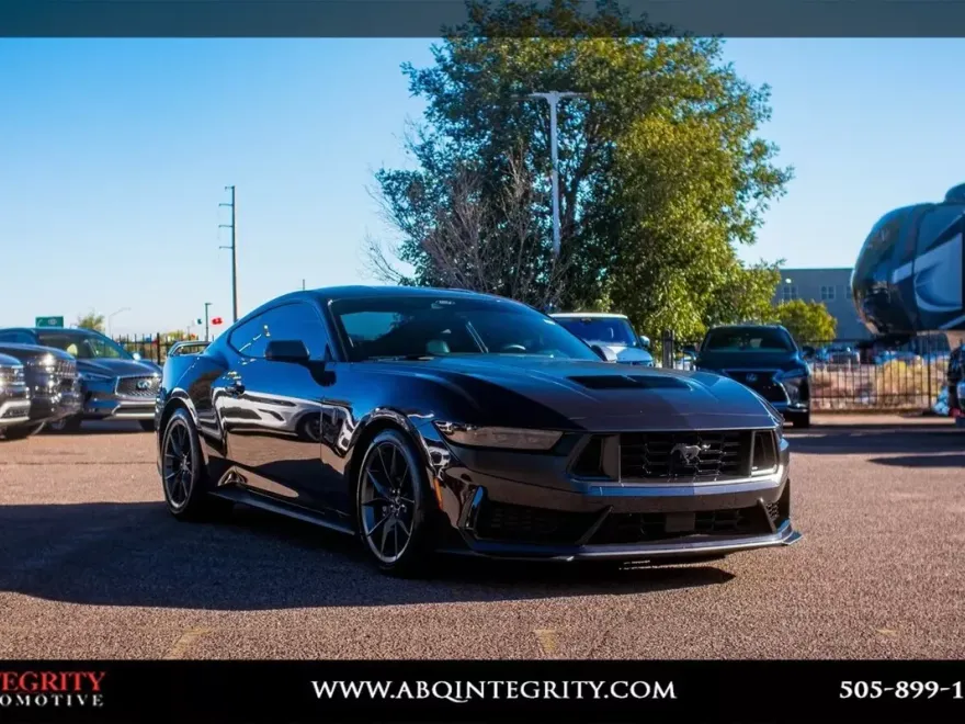 2024 Ford Mustang Dark Horse photo 1
