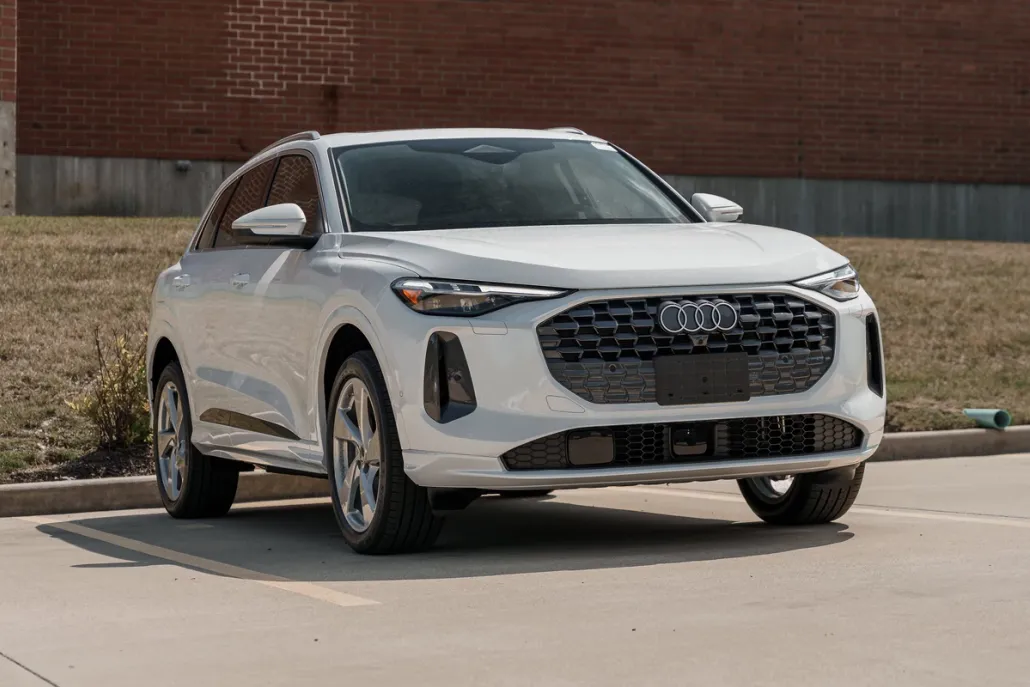 2025 Audi Q5 Premium Plus photo 1