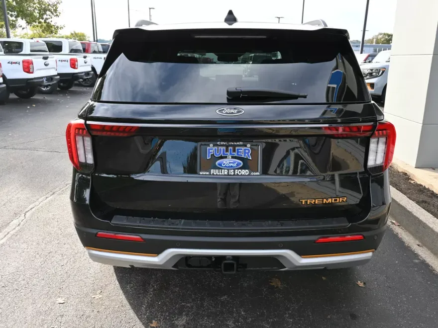 2026 Ford Explorer photo 1