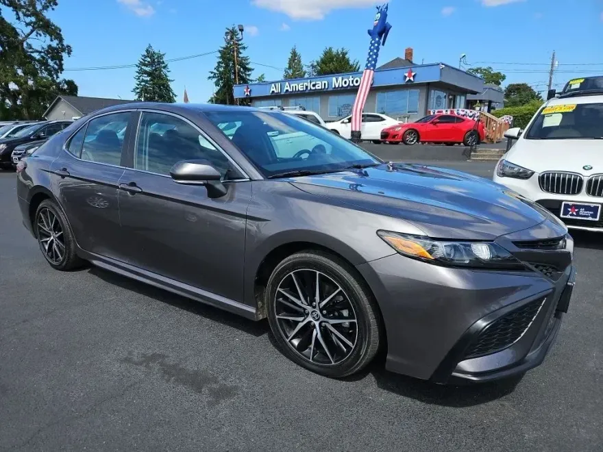 2022 Toyota Camry photo 1