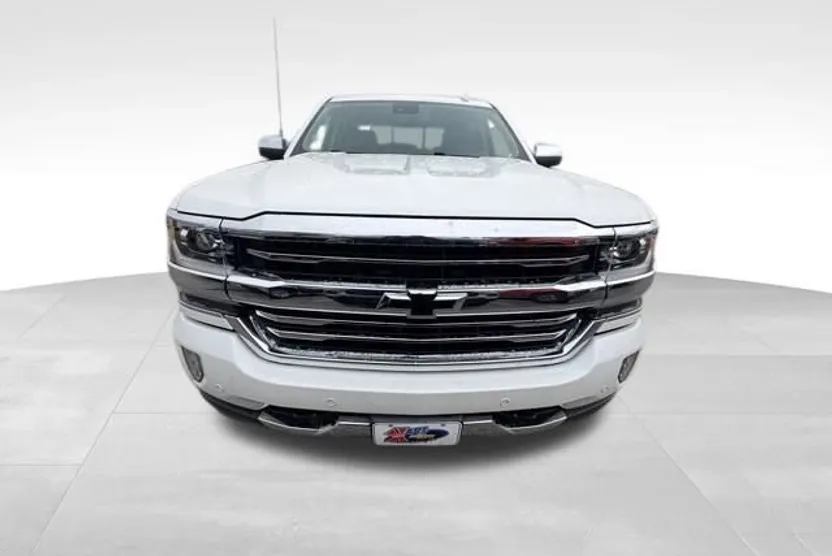 2017 Chevrolet Silverado 1500 High Country photo 1
