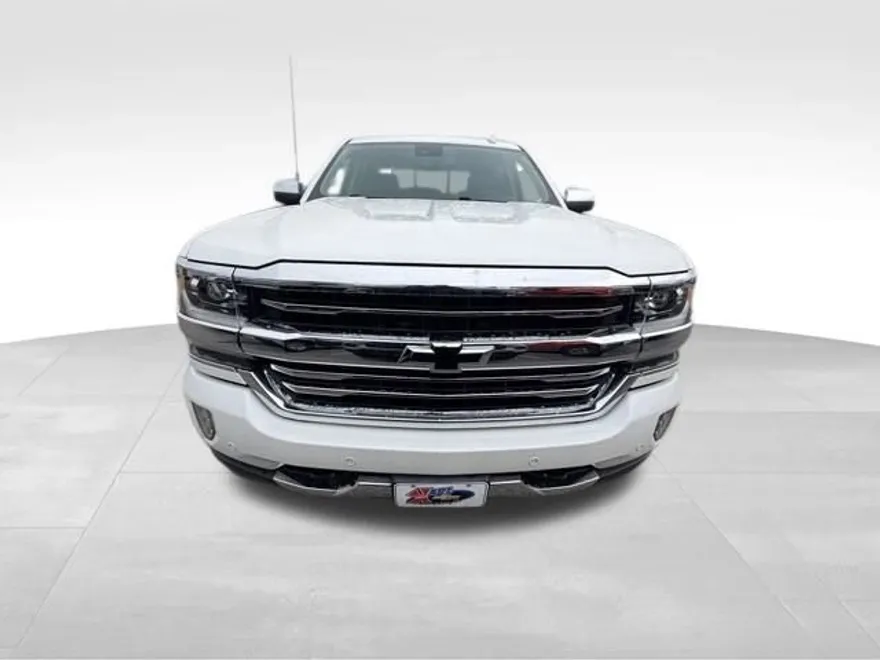 2017 Chevrolet Silverado 1500 High Country photo 1