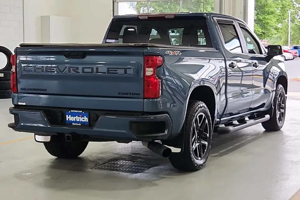 2024 Chevrolet Silverado 1500 Custom photo 1