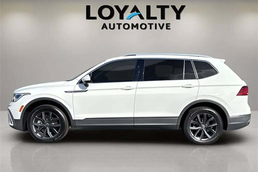 2022 Volkswagen Tiguan SE photo 1
