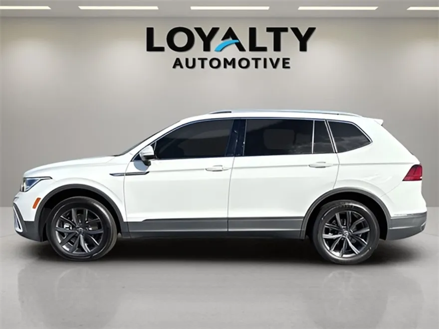 2022 Volkswagen Tiguan SE photo 1