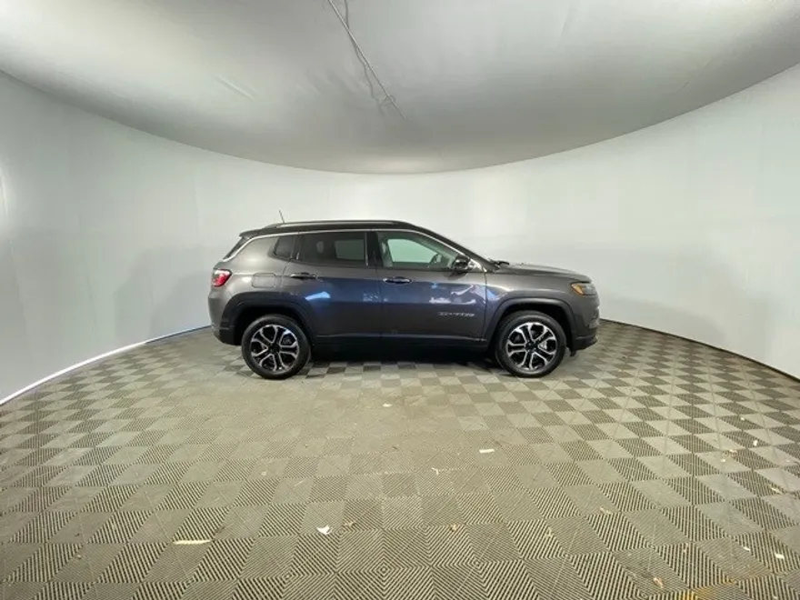 2022 Jeep Compass Limited photo 1