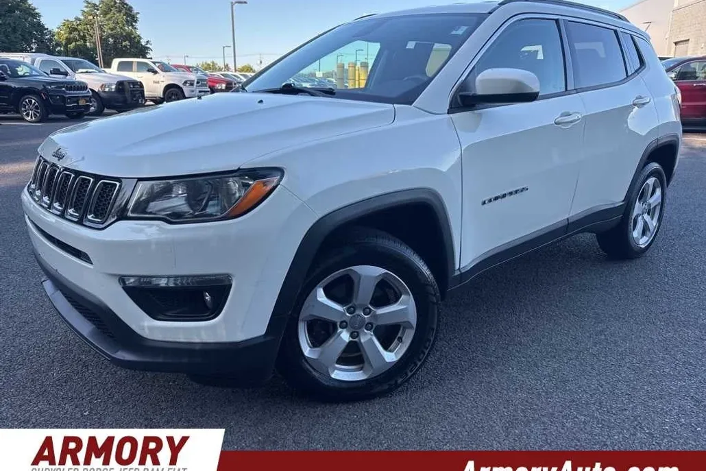 2018 Jeep Compass Latitude photo 1