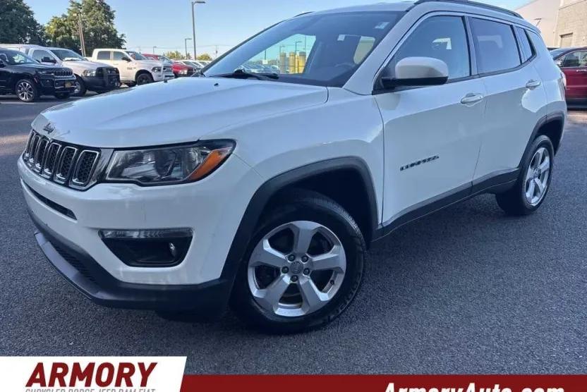 2018 Jeep Compass Latitude photo 1