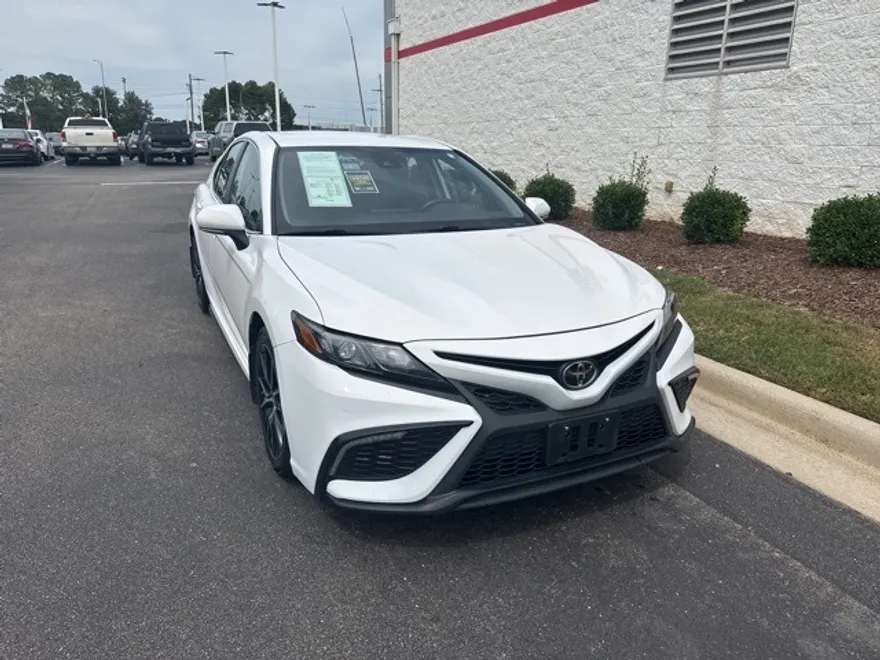 2023 Toyota Camry SE photo 1