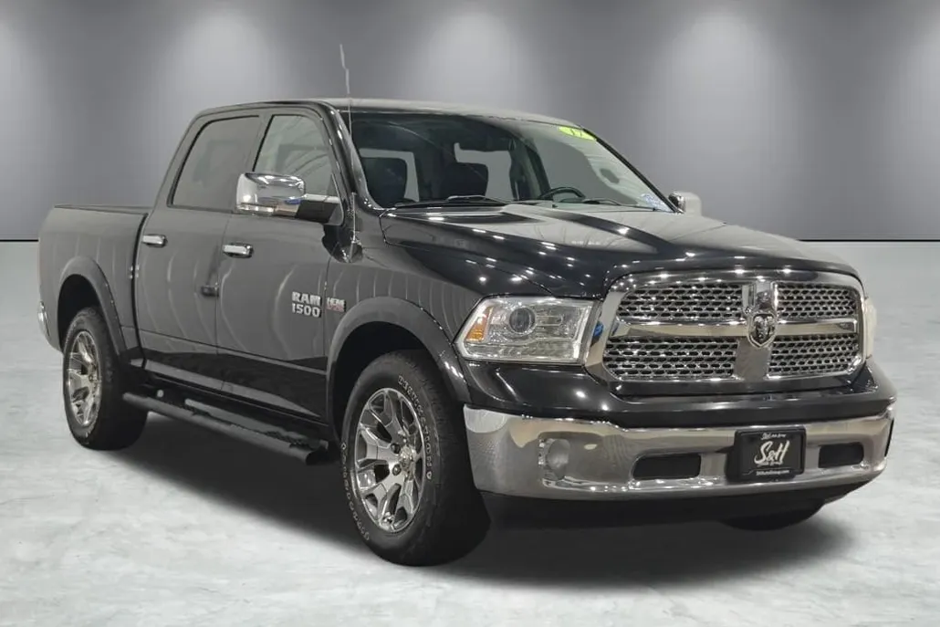 2017 Ram 1500 Laramie photo 1