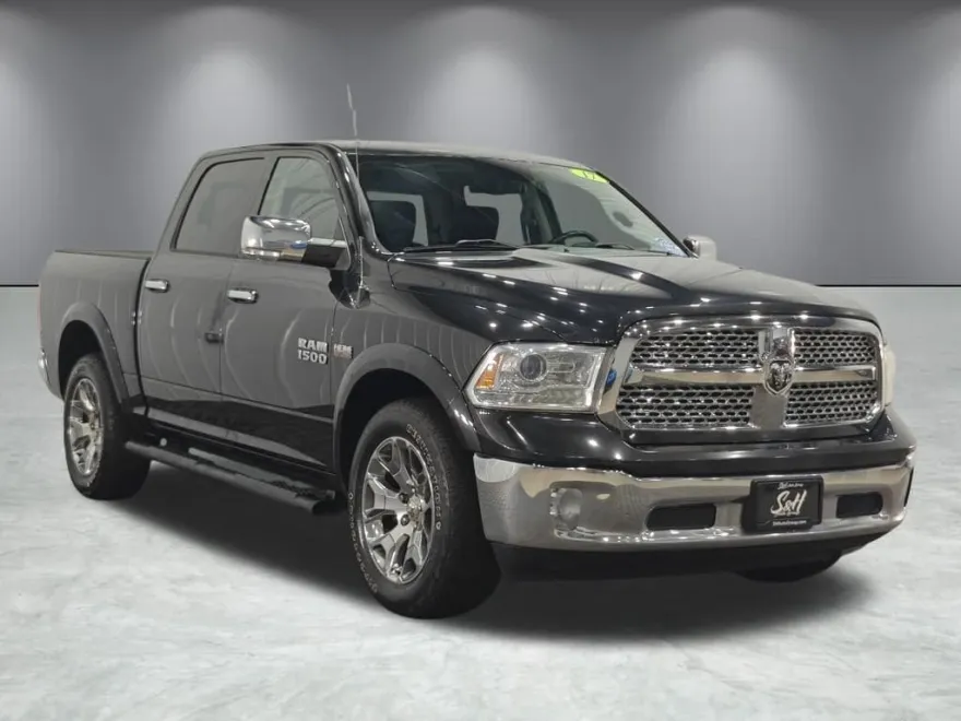 2017 Ram 1500 Laramie photo 1
