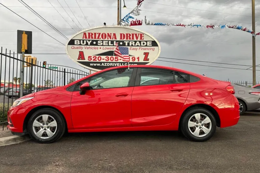 2017 Chevrolet Cruze LS photo 1