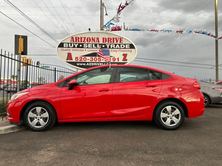 2017 Chevrolet Cruze LS photo 1