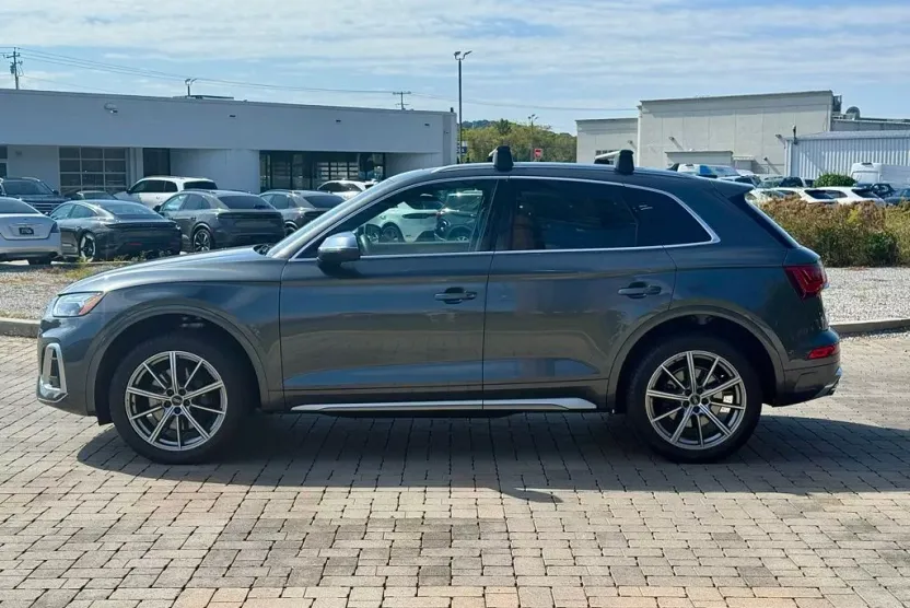 2024 Audi SQ5 Premium Plus photo 1
