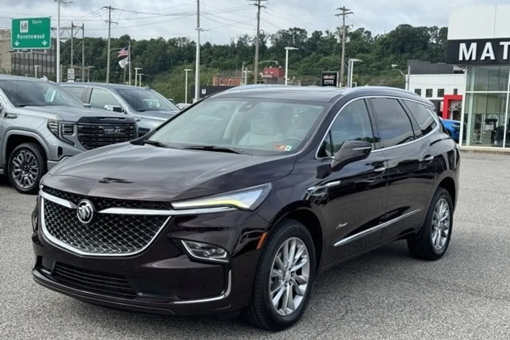 2022 Buick Enclave Avenir photo 1