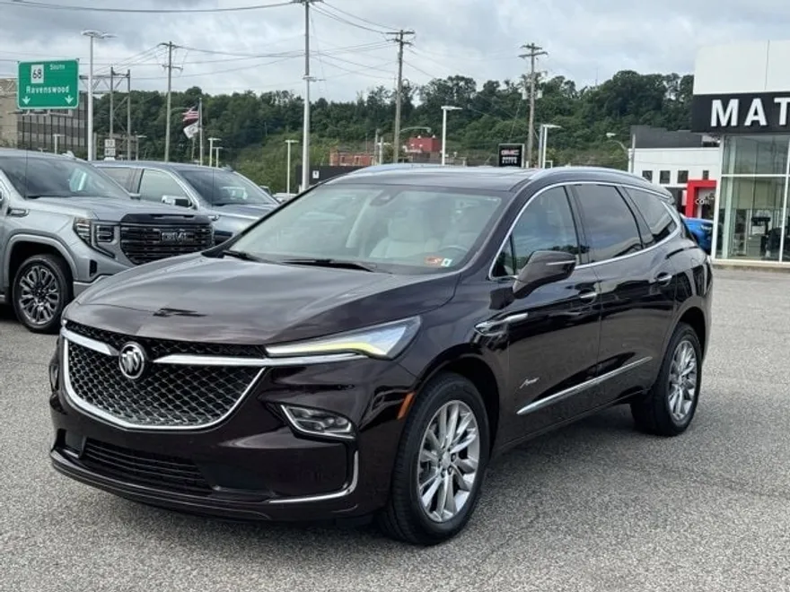 2022 Buick Enclave Avenir photo 1