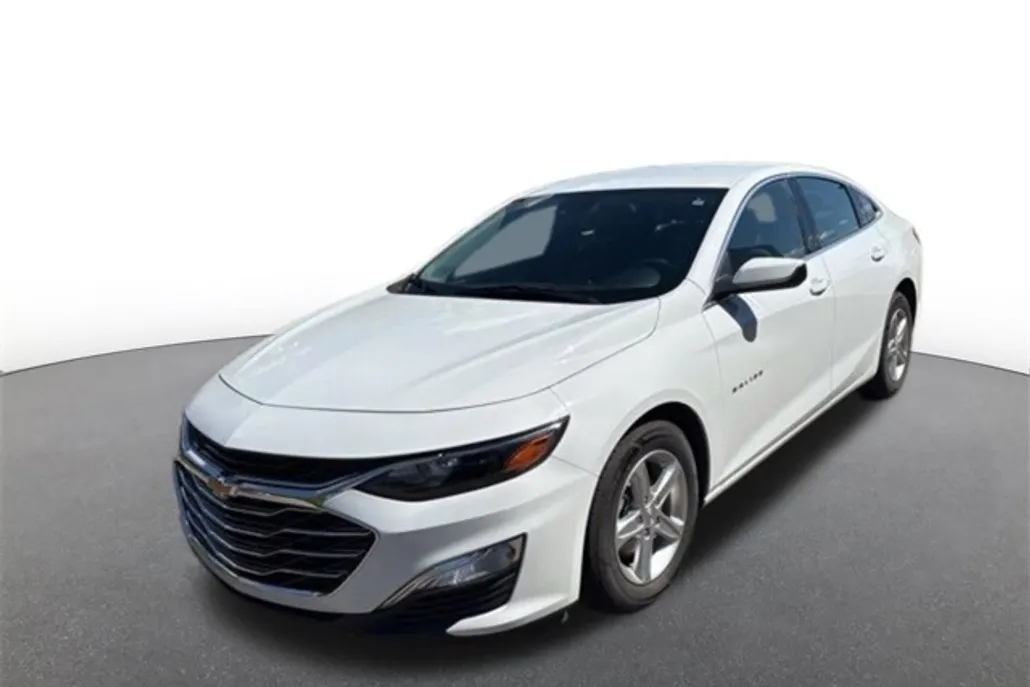 2023 Chevrolet Malibu LS photo 1