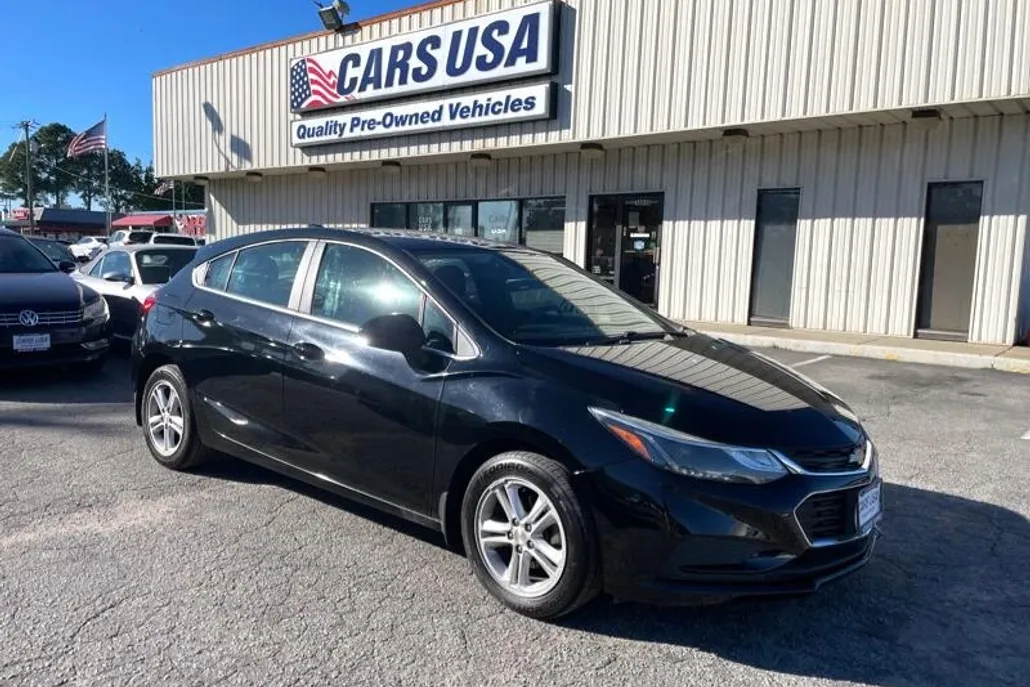 2017 Chevrolet Cruze photo 1