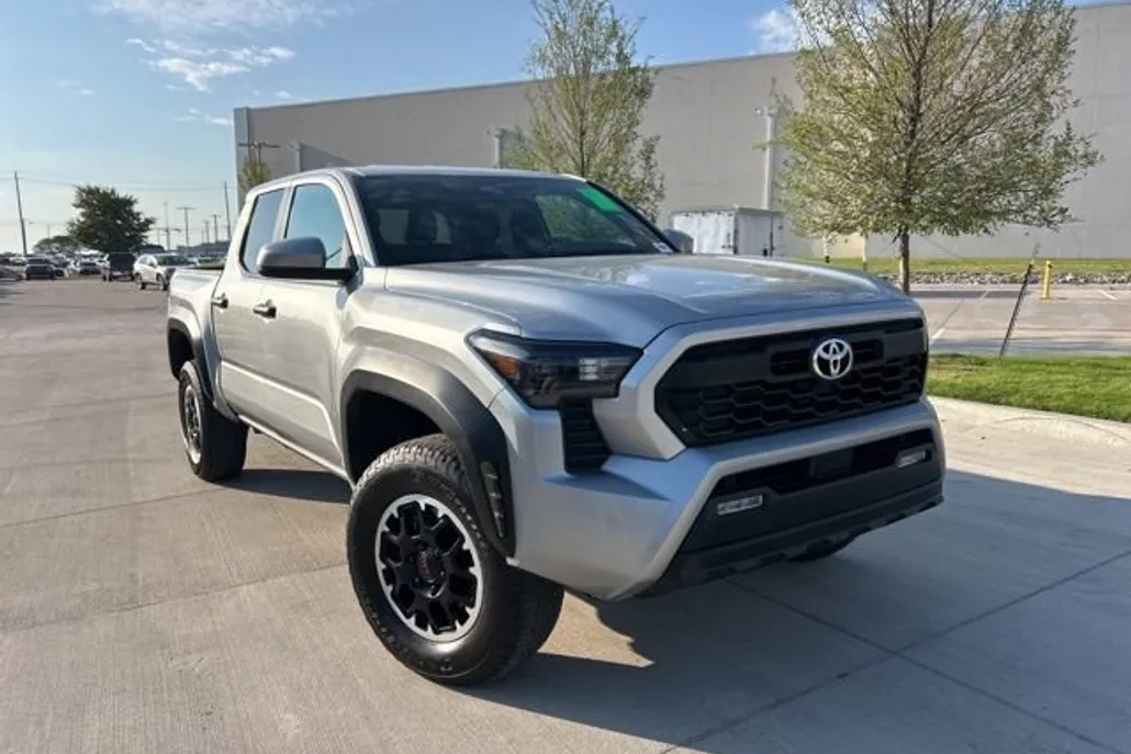 2024 Toyota Tacoma TRD Off-Road photo 1