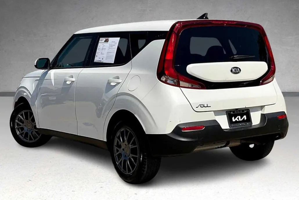 2021 Kia Soul LX photo 1