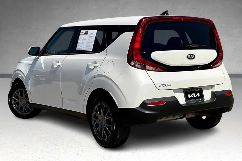 2021 Kia Soul LX photo 1