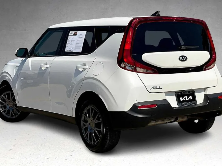 2021 Kia Soul LX photo 1