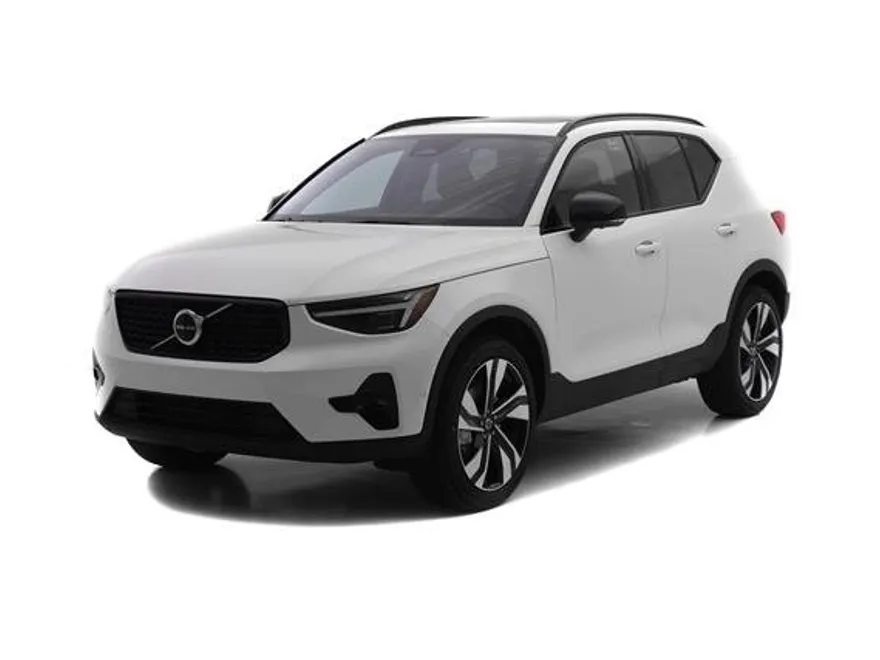 2025 Volvo XC40 AWD photo 1