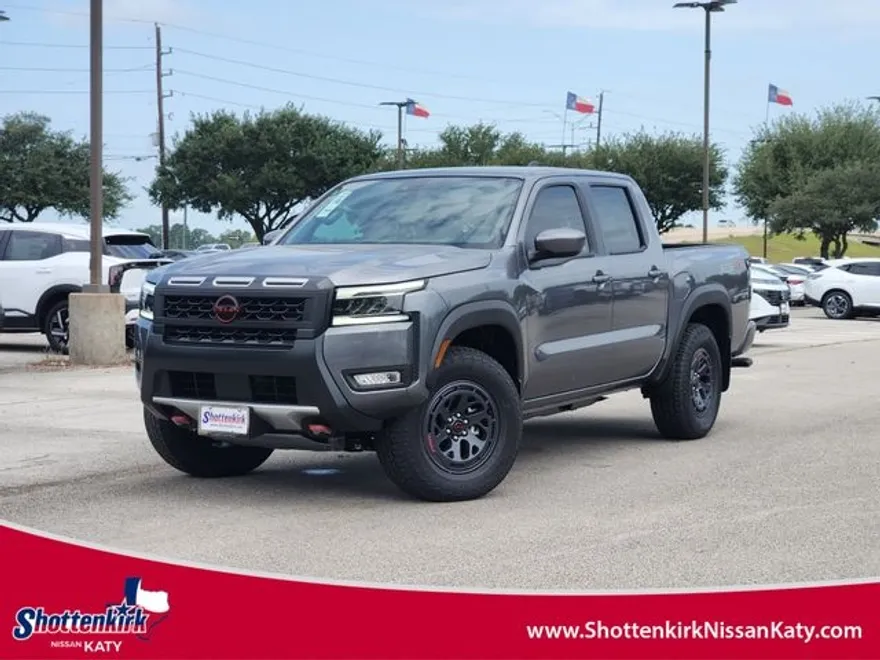 2025 Nissan Frontier PRO-4X Crew Cab photo 1