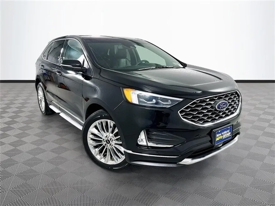 2020 Ford Edge Titanium photo 1