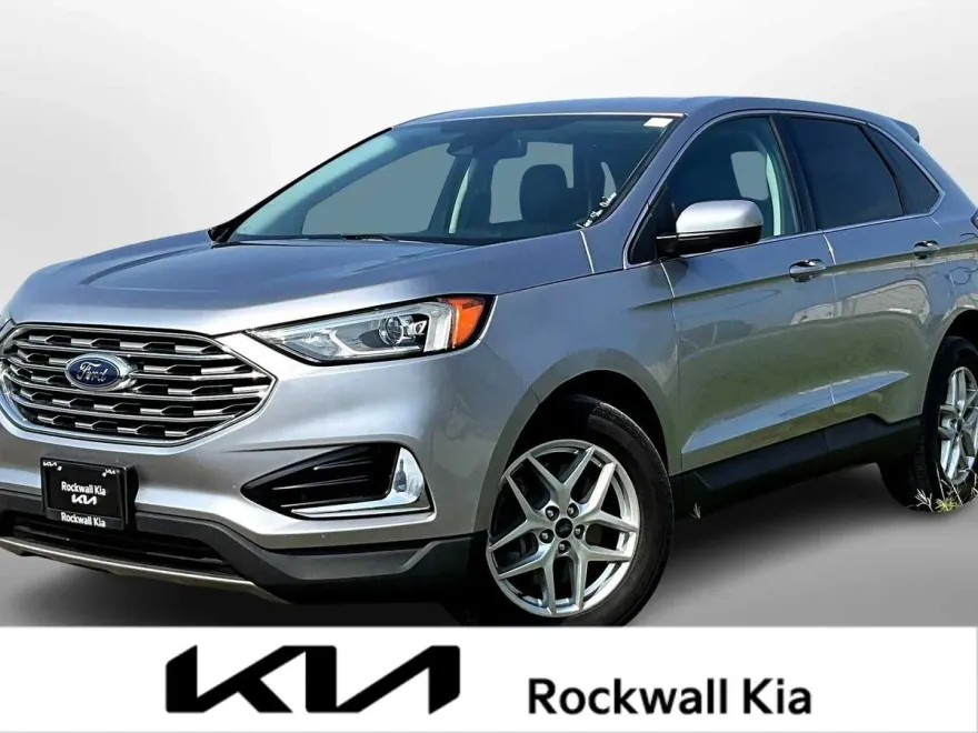 2022 Ford Edge SEL photo 1