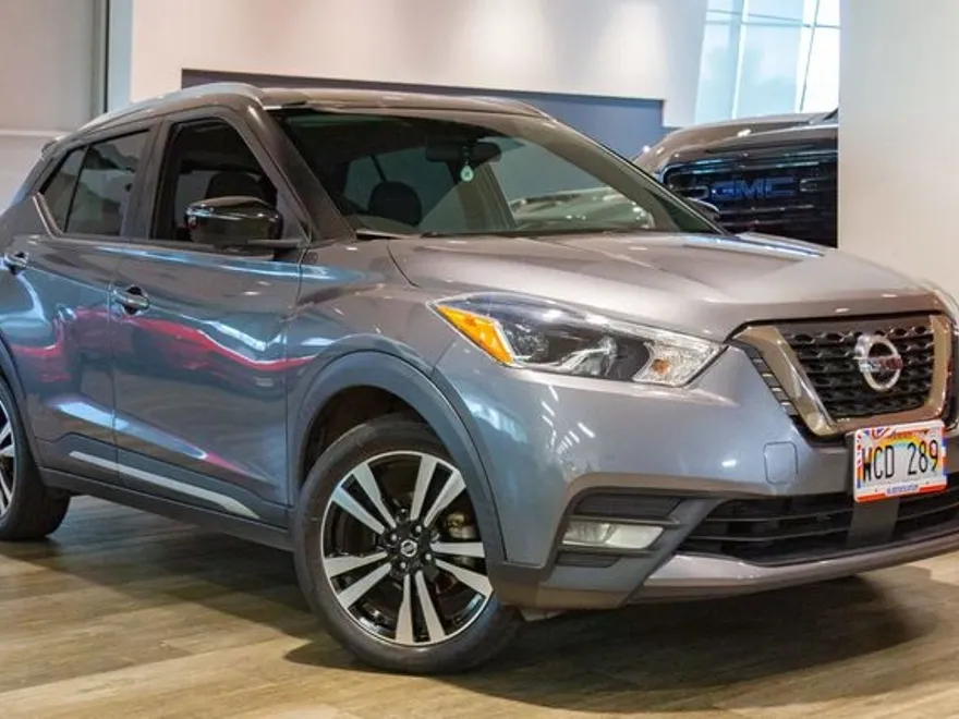 2020 Nissan Kicks SR photo 1