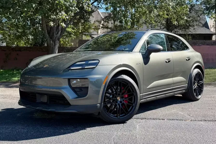 2025 Porsche Macan Electric photo 1